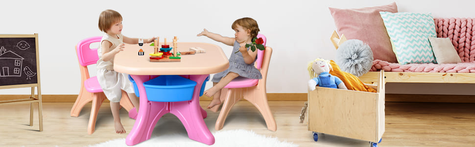 Dreiteiliges Set aus Kinderschreibtisch und Stuhl
